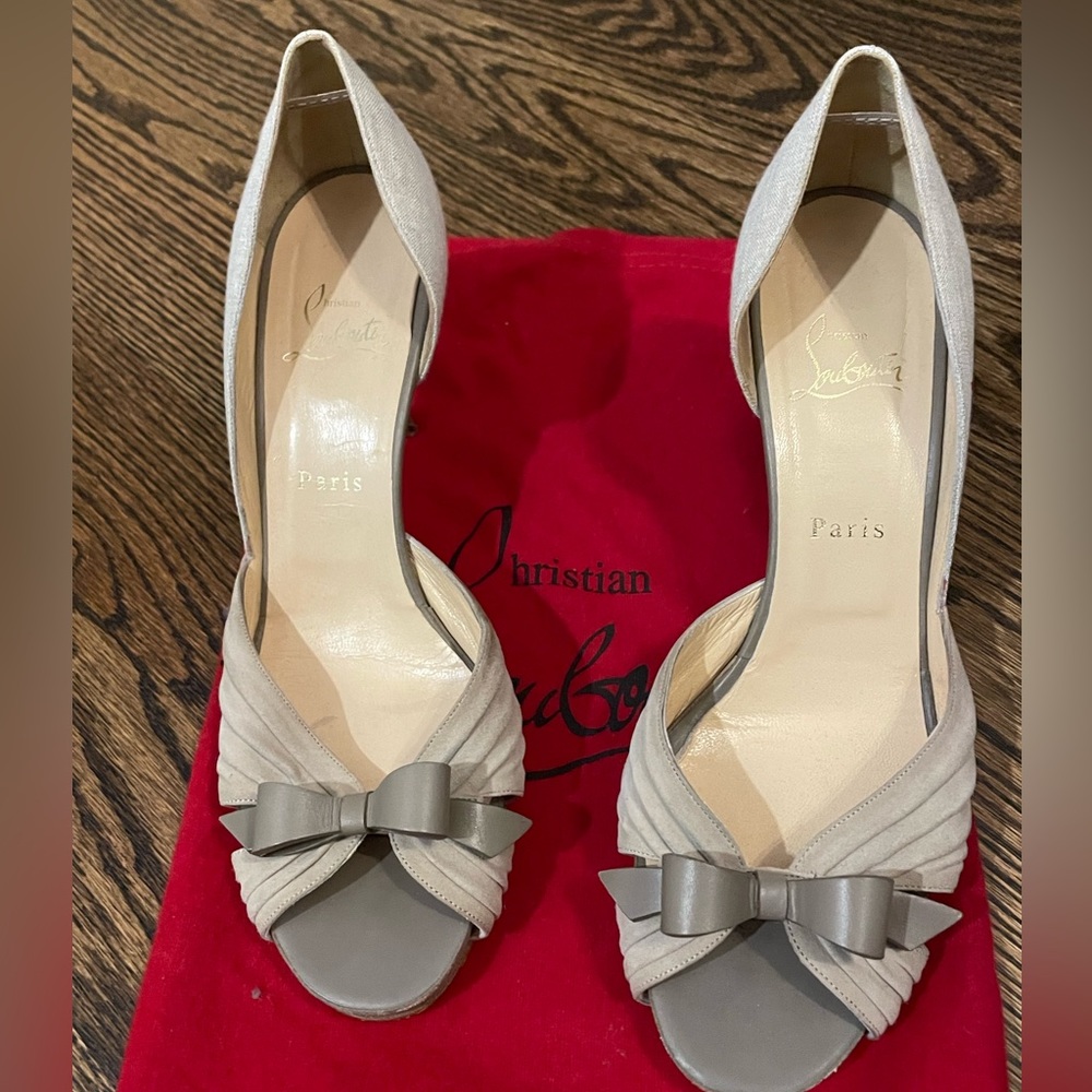 Nude louboutin heels